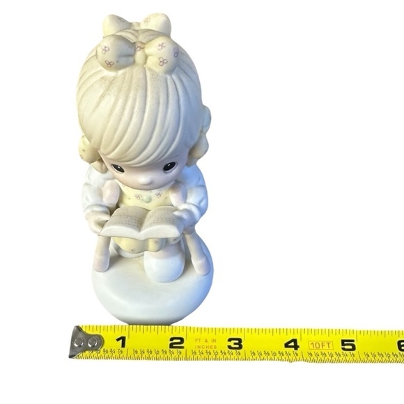 Vintage Precious Moments "He Walks With Me" Ceramic Decoration Figurine - Picture 5 of 7